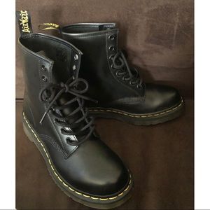 NEW Dr. Martens 1460 Black Smooth 6